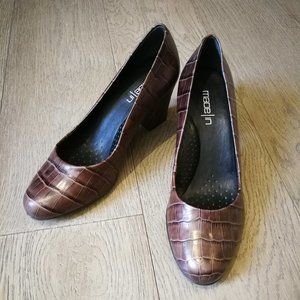 Brown Crocodile Block Heel Leather Pumps (US 6)